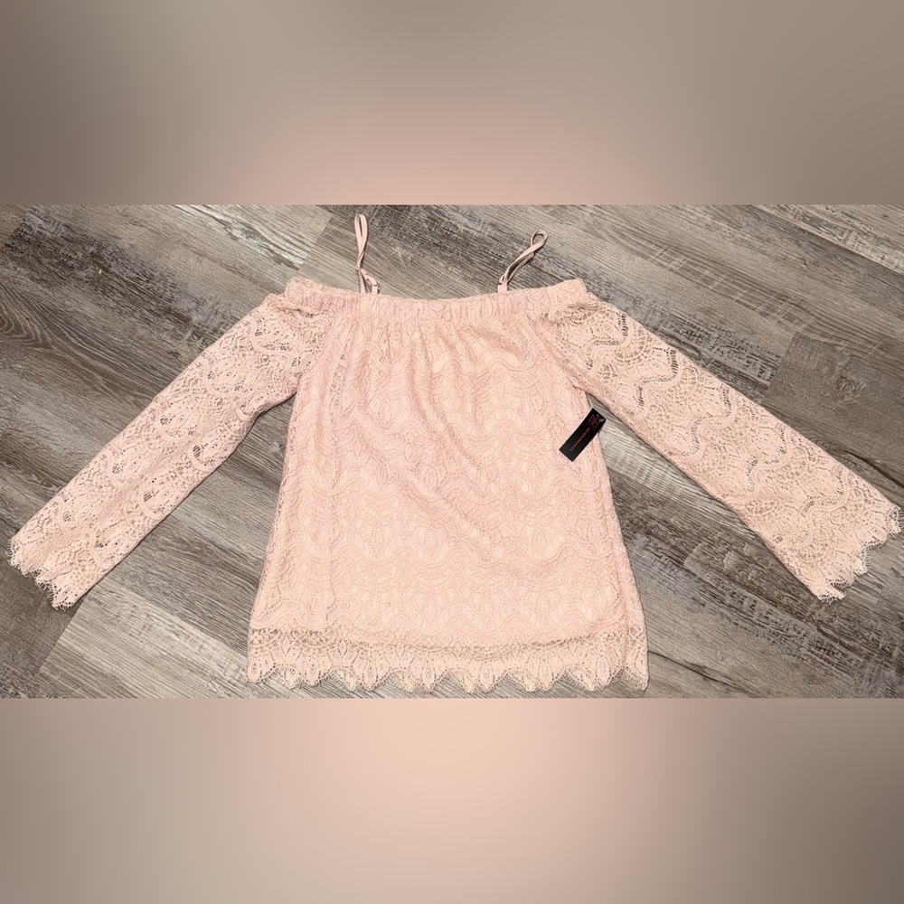 NWT Women's 3/4 Sleeve Off The Shoulder Shirt Size Medium Brand No Boundaries